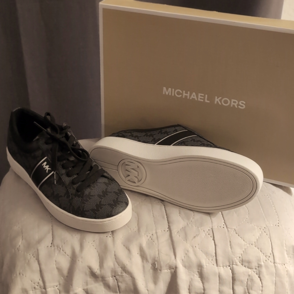 NEVER WORN Michael Kors Sneakers